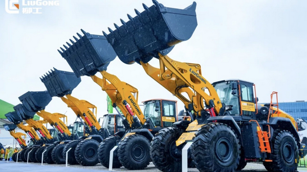 LIUGONG 890T Loaders Delivered To Large Ports In Bulk