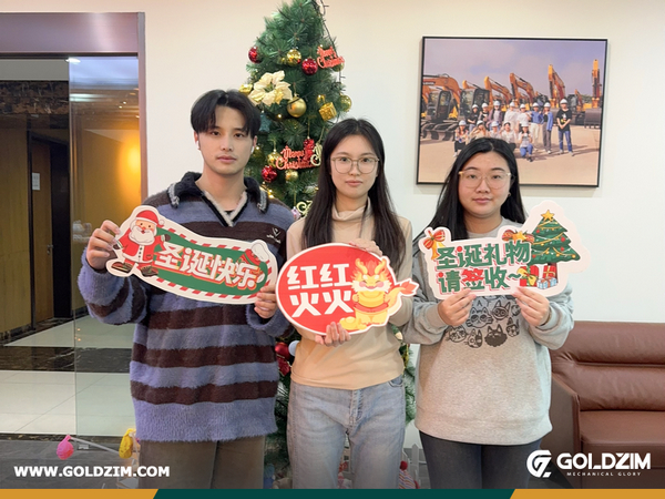 GOLDZIM Team Gathering For Christmas With Joy And Delights