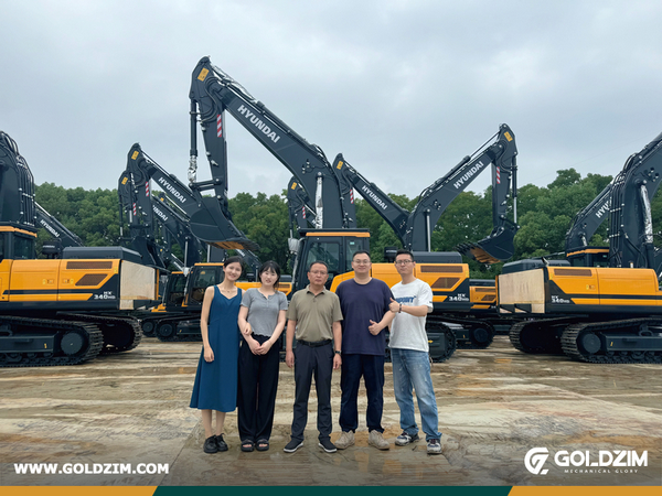 Armenian Clinets Visited Machine Factory
