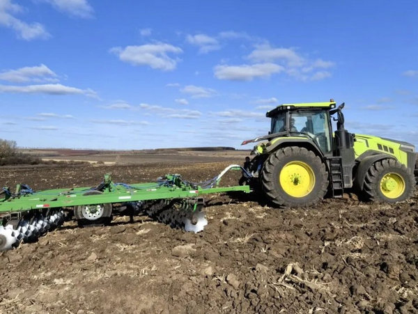 ZOOMLION's Hybrid Tractor DV3504: Excels in Heilongjiang, Leads Agri - Mechanization