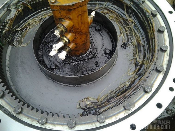 Common Causes and Solutions for Abnormal Noise in Excavator Slewing Bearings