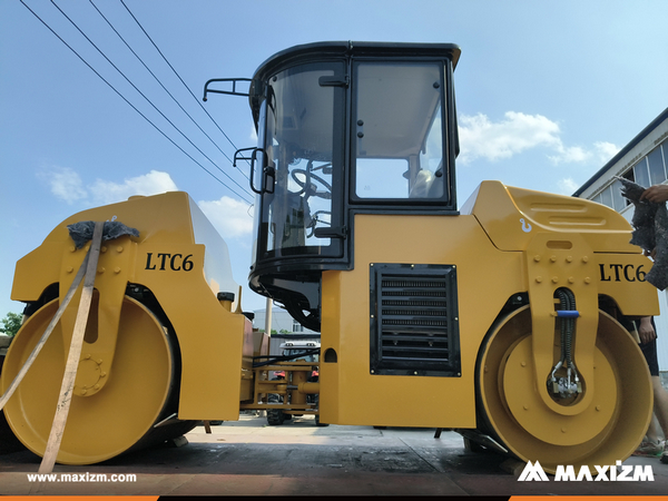 Cayman Islands - 1 Unit LUTONG LTC6 Road Roller