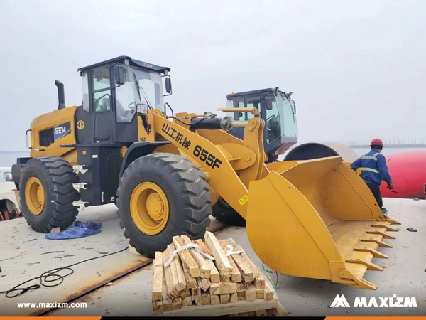 Panama - 1 Unit SEM 655F Wheel Loader