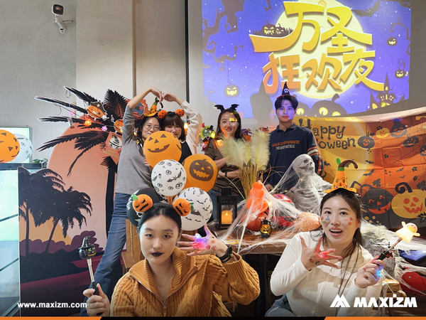 MAXIZM Group Building: Halloween Night, Pumpkin Wars